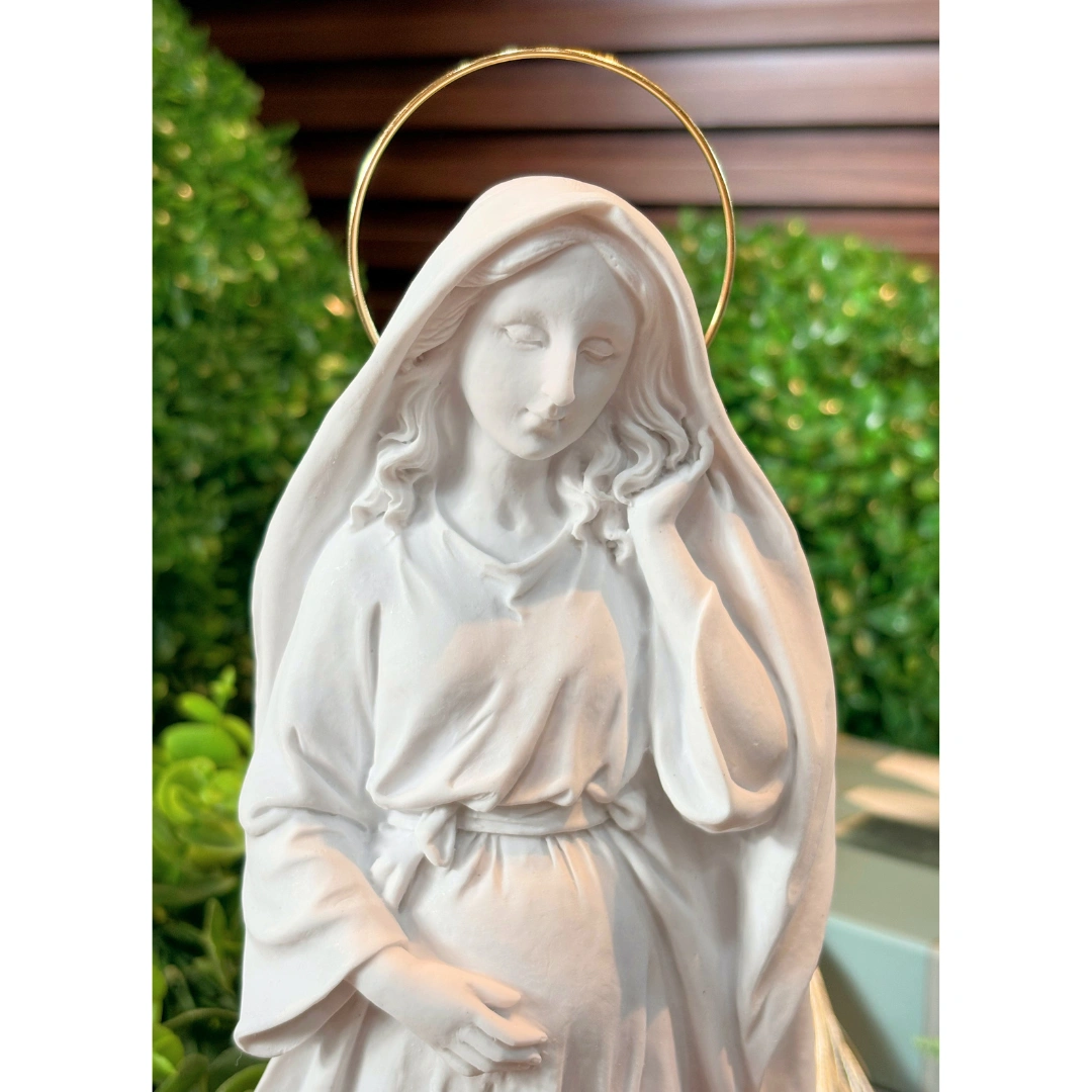 N.Sra Grávida - Pó de Mármore - 31cm - com resplendor banhado a ouro - Imagem 2
